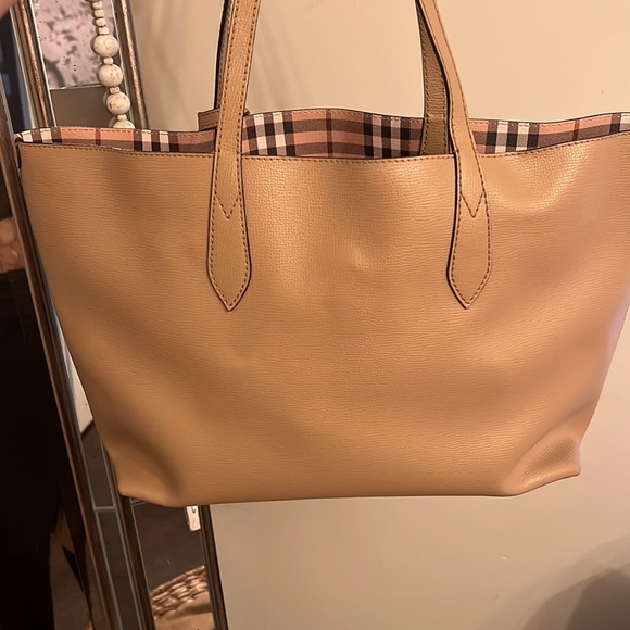 Burberry medium reversible tote - Picture 3 of 16